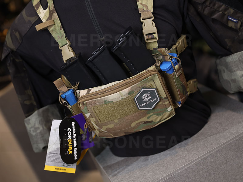 جهاز الصدر التكتيكي Emersongear D3CR