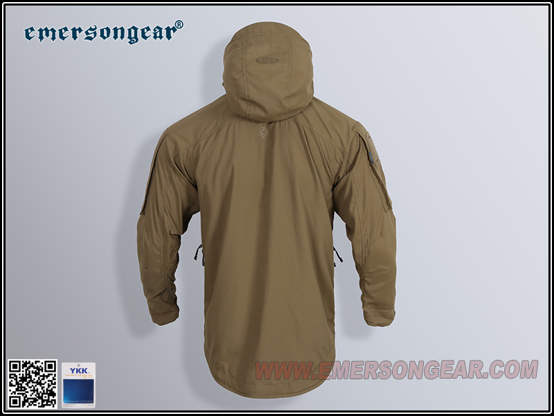 سترة واقية تكتيكية من EmersonGear Bluelabel 'Catching Wind'.