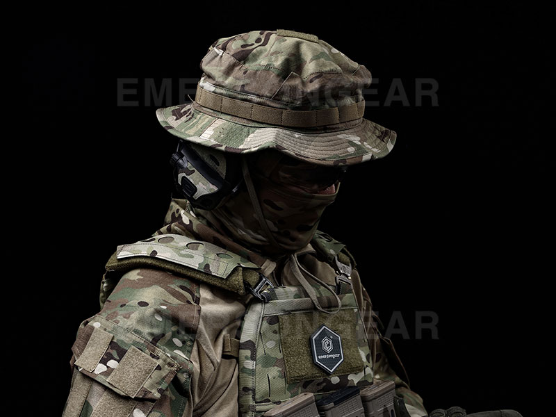 القبعات العسكرية